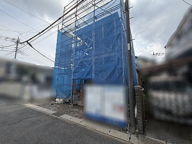 新しい物語がここから始まる、丁寧につむがれていく建築中の風景。