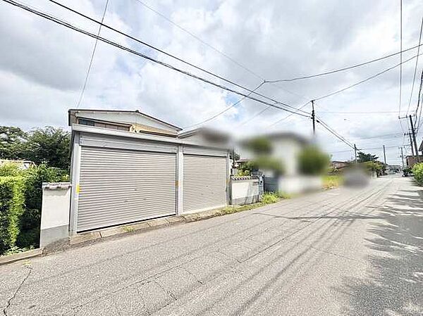 穏やかな空気に包まれた閑静な街並みに佇む、ゆったりとした時間の流れる景観です