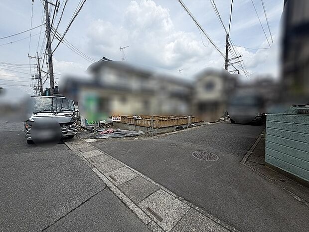 開放的な空が広がり穏やかな時間が流れる周辺の街並み