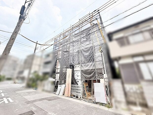 新たな住まいの形が少しずつ形作られていく過程を見守る期待感高まる風景