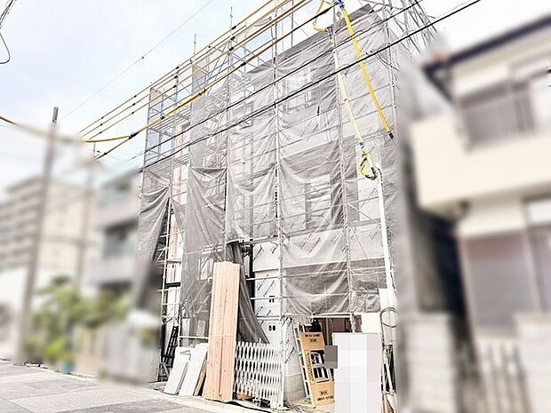 新しい暮らしの形を丁寧にカタチにしていく丁寧な施工風景です