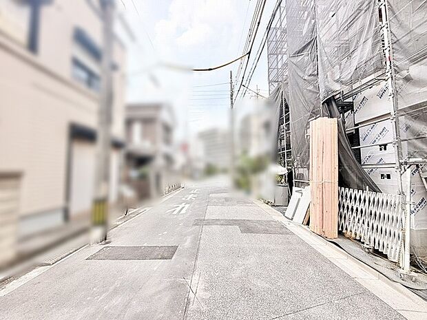 穏やかな空気が流れる閑静な住宅街に佇む、落ち着いた雰囲気のロケーションです。