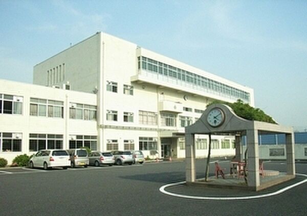 川口市立元郷中学校（772m）