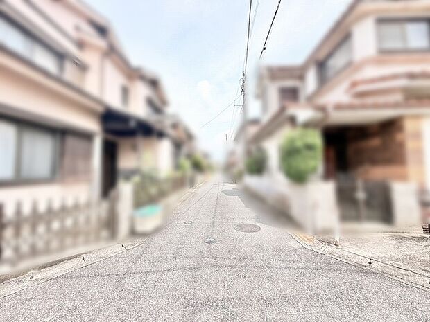 穏やかな空気が流れる落ち着いた街並みの中で、静かに深呼吸できる住まい。