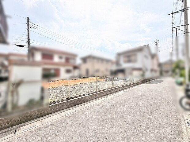 空が広く見渡せる穏やかな住環境に包まれ心地よい開放感を感じられる区画です