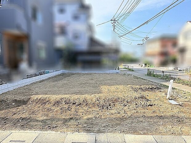 開放感あふれる整えられた敷地は新たな物語を描くキャンバスのようです