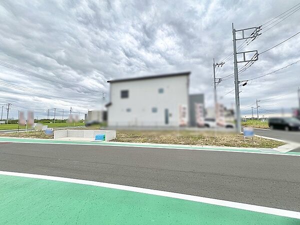 開放感のある空が広がり、穏やかな時間が流れる落ち着いた住環境です。