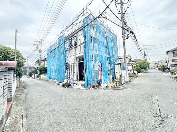 新たな住まいの形が少しずつカタチ作られていく、期待感に満ちた風景