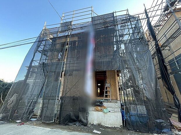 新たな暮らしの完成へ向けて丁寧につむがれる、静かで確かな時の流れを感じる住まい。