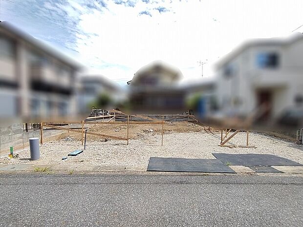 開放感のある空が広がり、これからの新しい暮らしの構想が膨らむ心地よい敷地です。