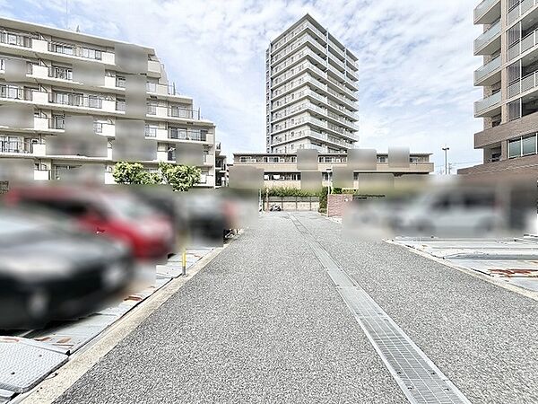 整えられた空間が心地よいゆとりある敷地内の一角です