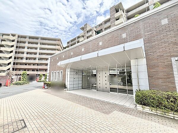 落ち着いた佇まいと洗練された外観が毎日の暮らしを心地よく迎えてくれる空間