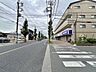 外観：整然とした街並みに寄り添う、穏やかな時間が流れる開放的なロケーション