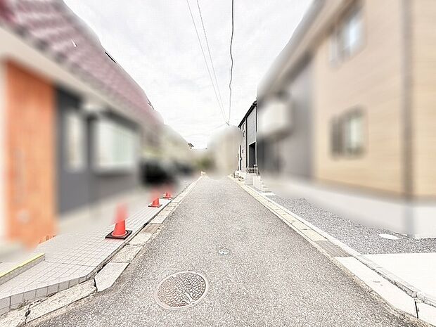 落ち着いた住宅街に佇む、ゆったりとした時間の流れる穏やかなアプローチ。