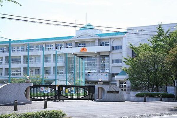 さいたま市立向小学校（822m）