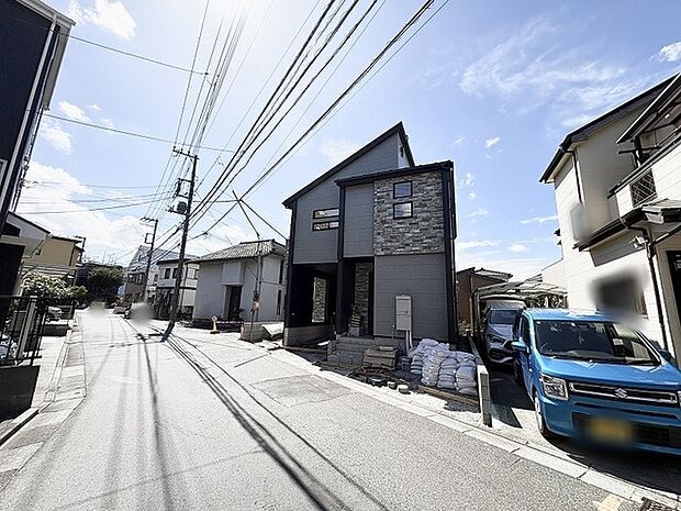 洗練された佇まいが周囲の街並みに心地よく調和する美しい外観