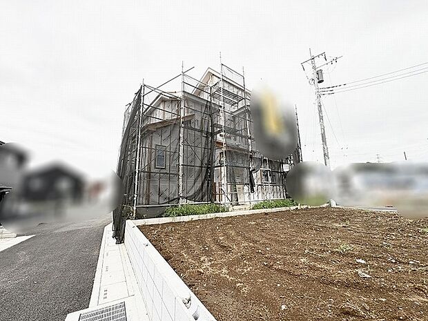 新しい住まいが形づくられていく過程に心が躍る静かな佇まいです