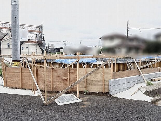 新しい暮らしの基盤が形作られていく、これからの変化が楽しみな更地です。