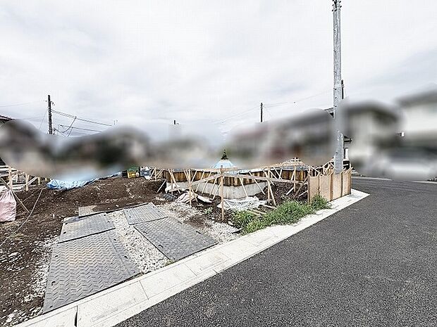 静寂に包まれた落ち着きのある周辺環境が心地よい穏やかな佇まいを見せる敷地です