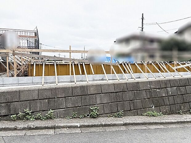 周辺環境との調和を大切にした穏やかな街並みに馴染む心地よいロケーション