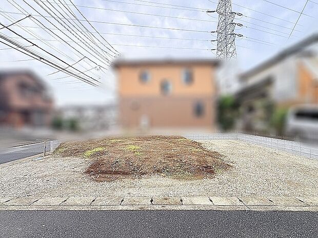 開放的な空の下で新しい暮らしの構想が広がるゆとりある敷地です