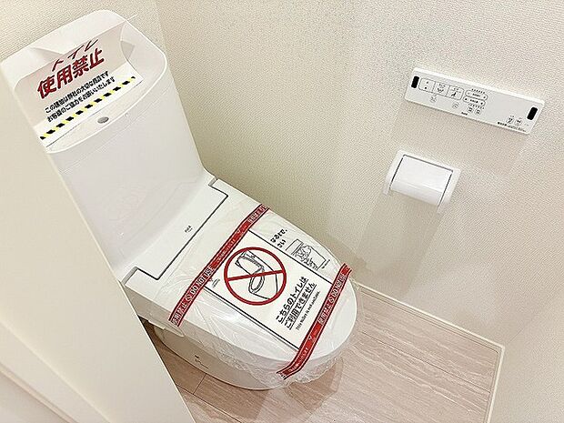清潔感のある色調で統一されたすっきりと落ち着いた空間が広がります