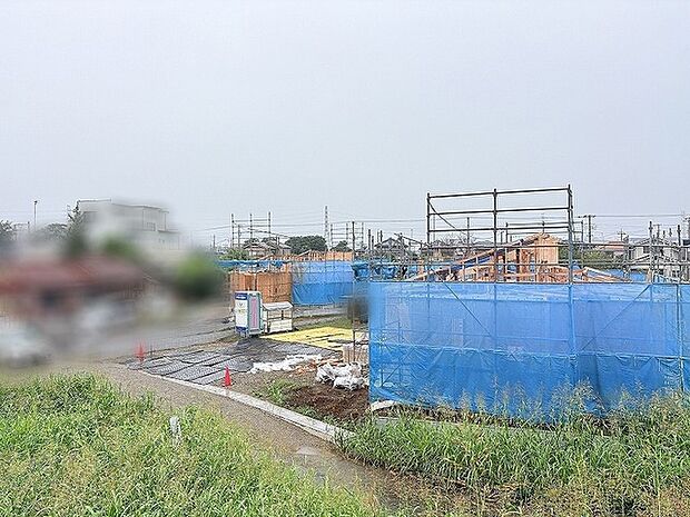豊かな自然と静けさに包まれた穏やかな環境で、これからの新しい暮らしの形をゆっくりと描くことができます。