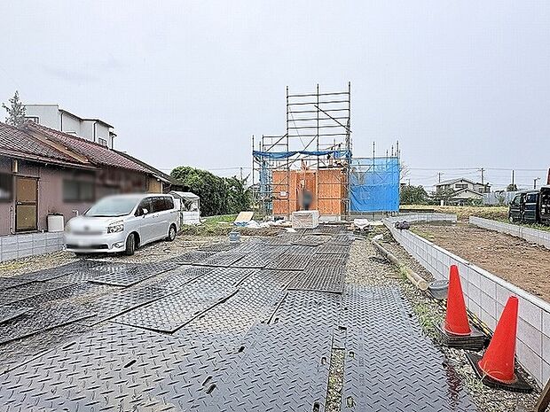 これからの新しい暮らしの舞台となる、静かで落ち着いた空気に包まれた敷地風景です。