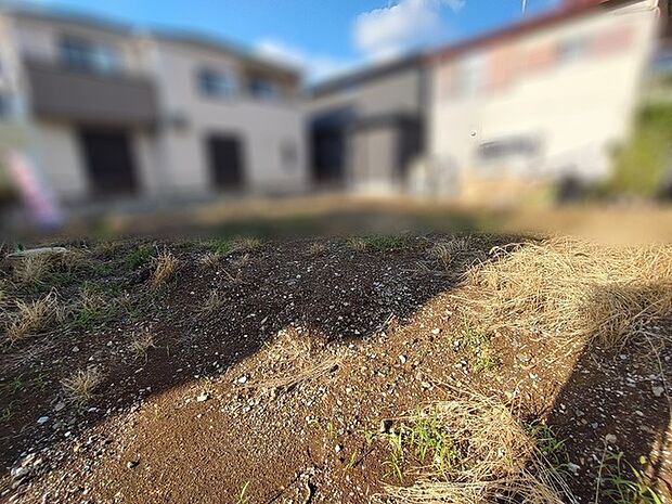 周辺環境と調和した穏やかな敷地に広がるゆとりある空間