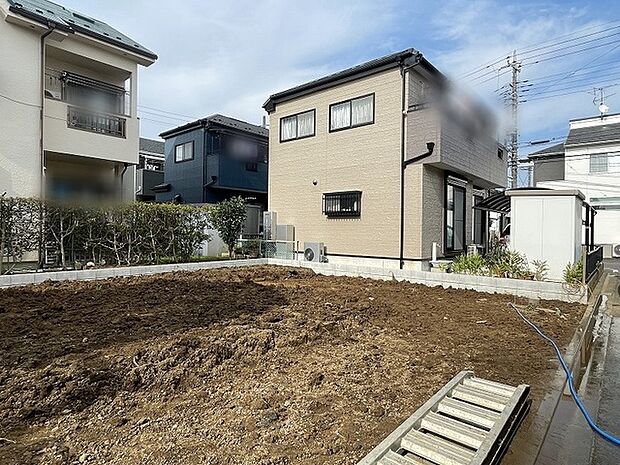 澄んだ青空が広がり穏やかな風が通り抜ける心地よい住環境です