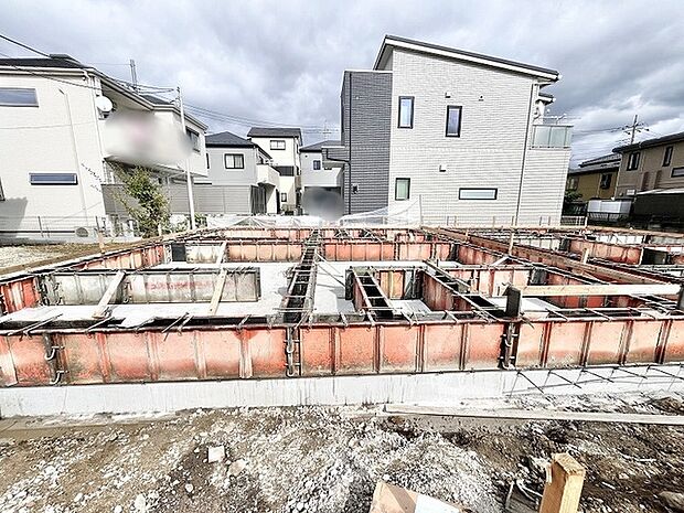 確かな構造が日々の安心感を支える住まいの基盤が着々と形作られています
