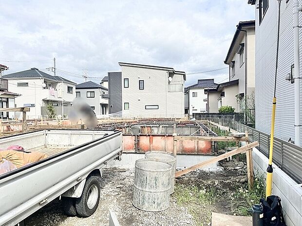 整然とした区画に新しい暮らしの基盤が築かれていく期待感が高まる現地です