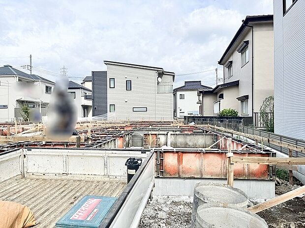 周辺環境が整った落ち着きのある住宅街にこれからの暮らしを形づくる心地よい敷地