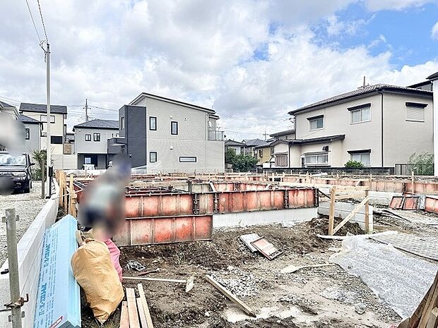 青空が広がる開放的な環境に新しい暮らしの形を描く穏やかな時間。