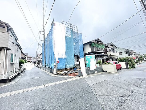 落ち着いた住宅街に佇む、これからの暮らしへの期待が高まる穏やかなロケーション