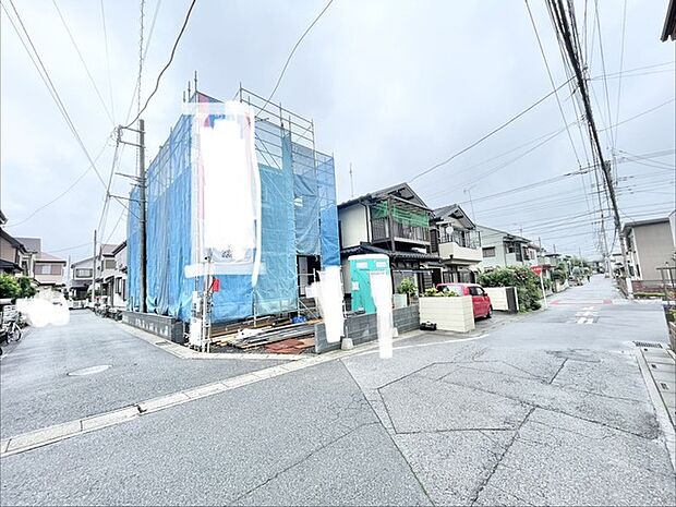 落ち着いた住宅街に佇む、これからの新しい暮らしへの期待が高まる敷地です。