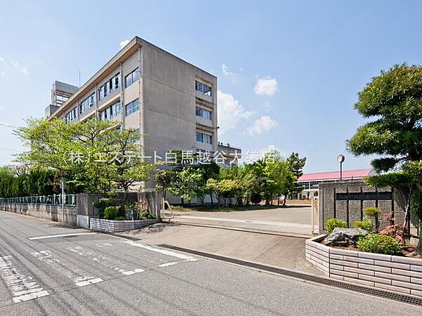 草加市立青柳中学校（1300m）