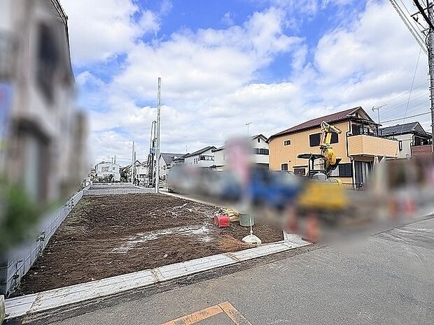 青空が広がり心地よい風が吹き抜ける開放的な分譲地です