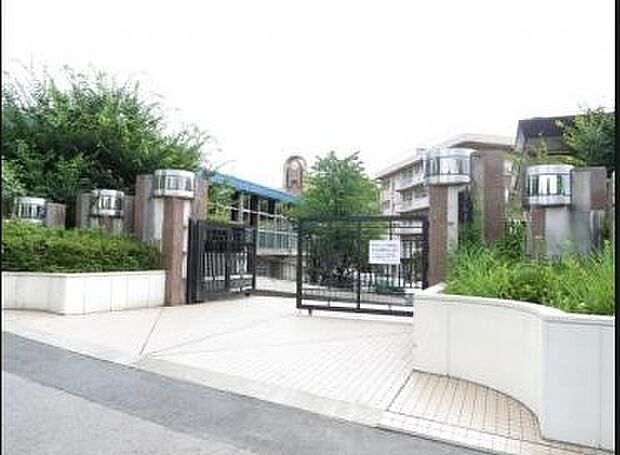 さいたま市立三室中学校(827m)