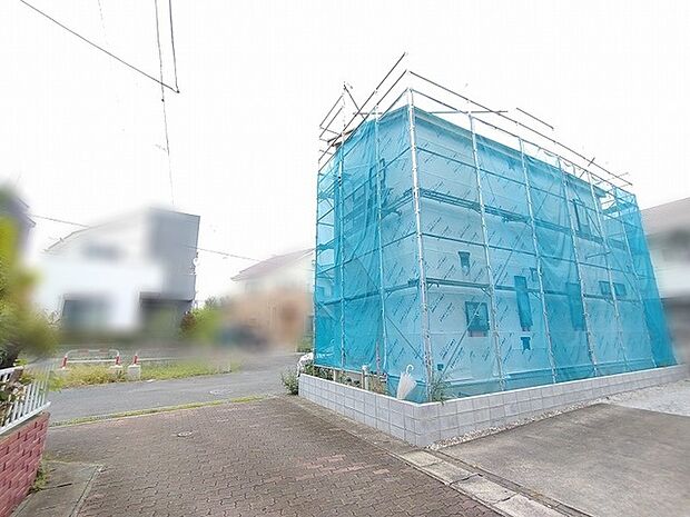 新しい物語が形づくられていく静かな街並みになじむ佇まい