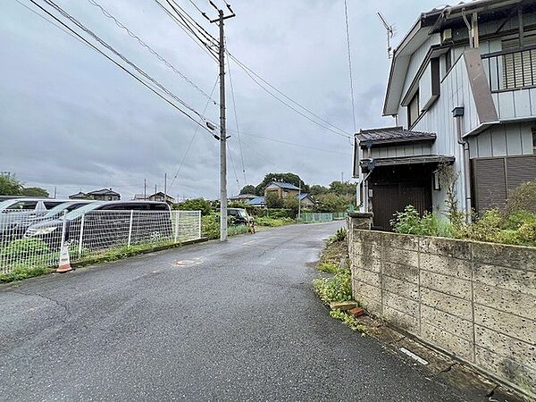 穏やかな空気が流れる落ち着いた住環境が広がり心安らぐ日常を育む穏やかなロケーション