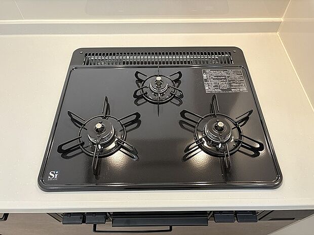 日々の料理時間を心地よく彩る、機能性と美しさを兼ね備えた洗練された空間です。