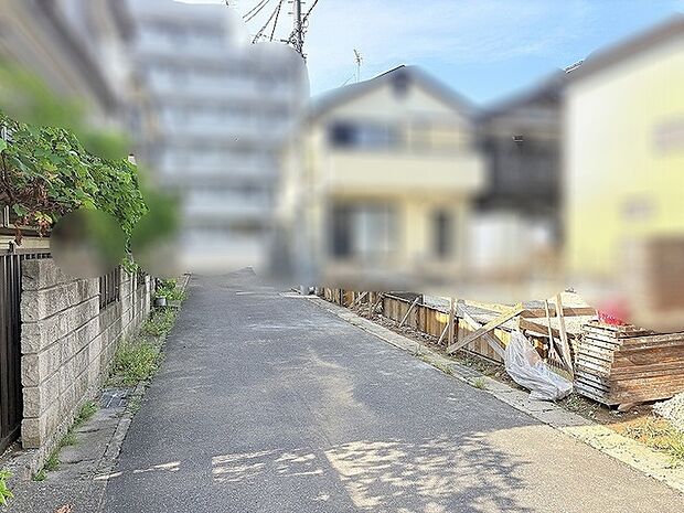 穏やかな空気が流れる落ち着いた住環境に寄り添う心地よいアプローチ