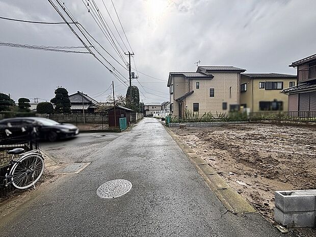 静かな空気が流れる落ち着いた住環境に寄り添う心地よい佇まい