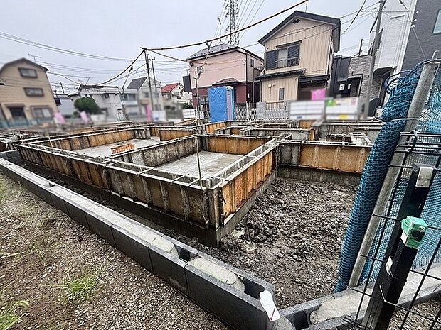 これからの暮らしをしっかり支える、頼もしい基礎工事の様子がご覧いただけます。
