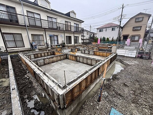 確かな施工が未来の暮らしをしっかりと支える安心の基礎工事現場
