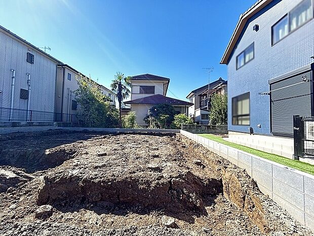 青空が広がり心地よい風が通り抜ける開放感あふれるロケーション
