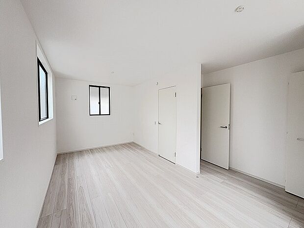 余計な装飾を削ぎ落としたシンプルな空間が心地よい穏やかなひとときを演出します