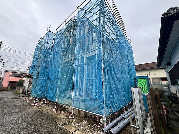 新しい暮らしのカタチが形作られていく、確かな施工のプロセスを静かに見守る時間。