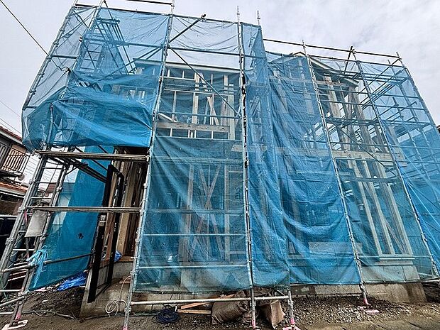 着々と形作られていく住まいが、新しい暮らしの始まりへの期待感をそっと高めてくれます。